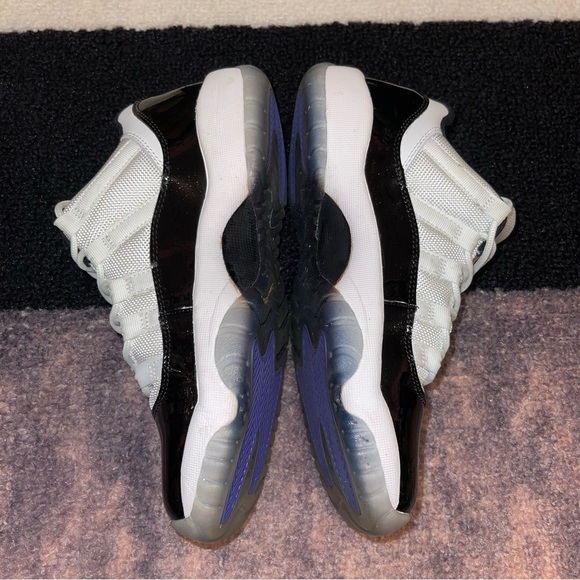 🍇 6.5 GS Air Jordan Retro 11 Low White/Black/Concord - Picture 7 of 9